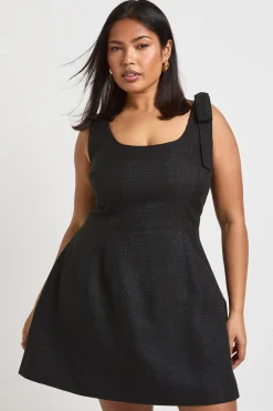 Robe Mini Ajustée Grande Taille En Bouclé À Encolure Dégagée