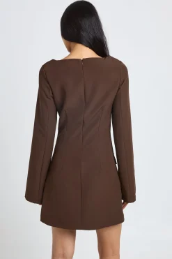 boohoo Robe Mini Ajustée À Manches Longues Et Encolure Bateau Pour Grande Taille<Femme Tailleurs|Looks Chocolat
