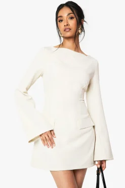 Robe Mini Ajustée À Manches Longues Et Encolure Bateau