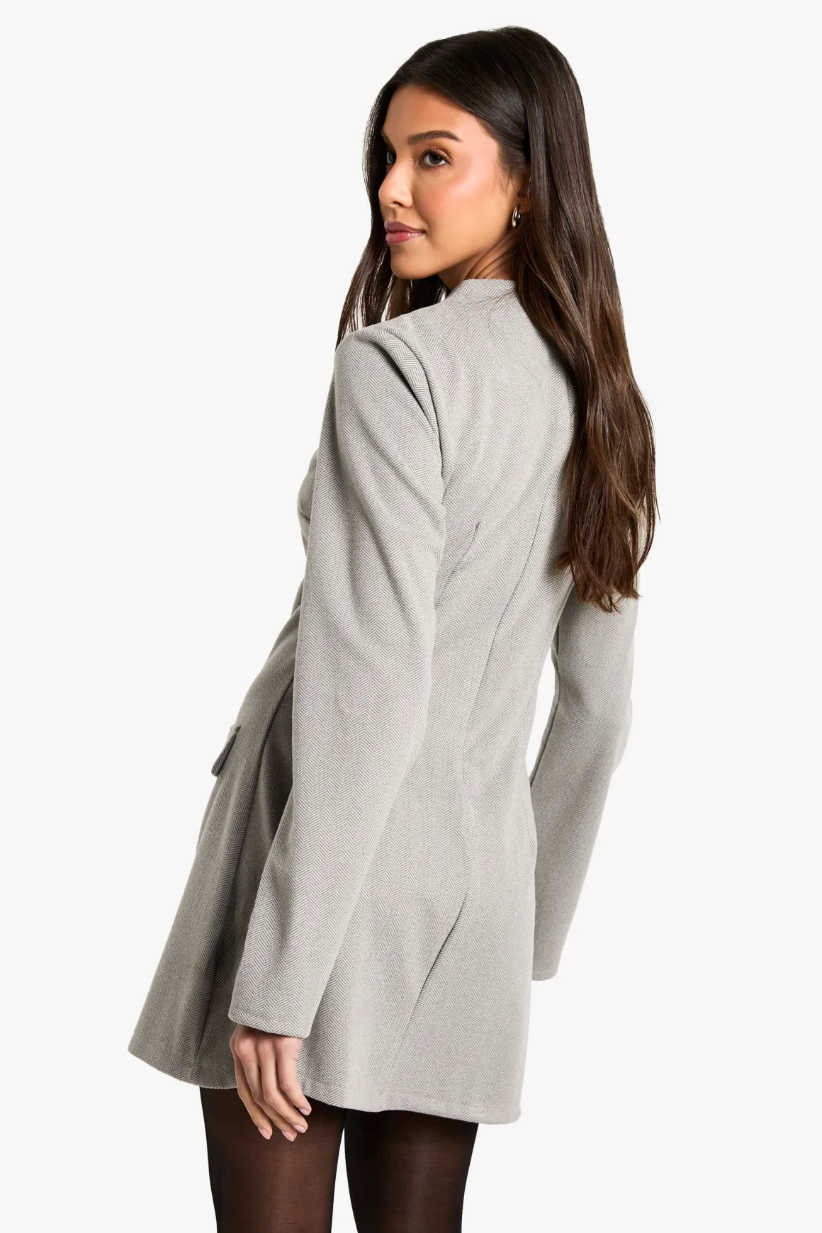 Robe mini ajustée à manches longues et coupe en A