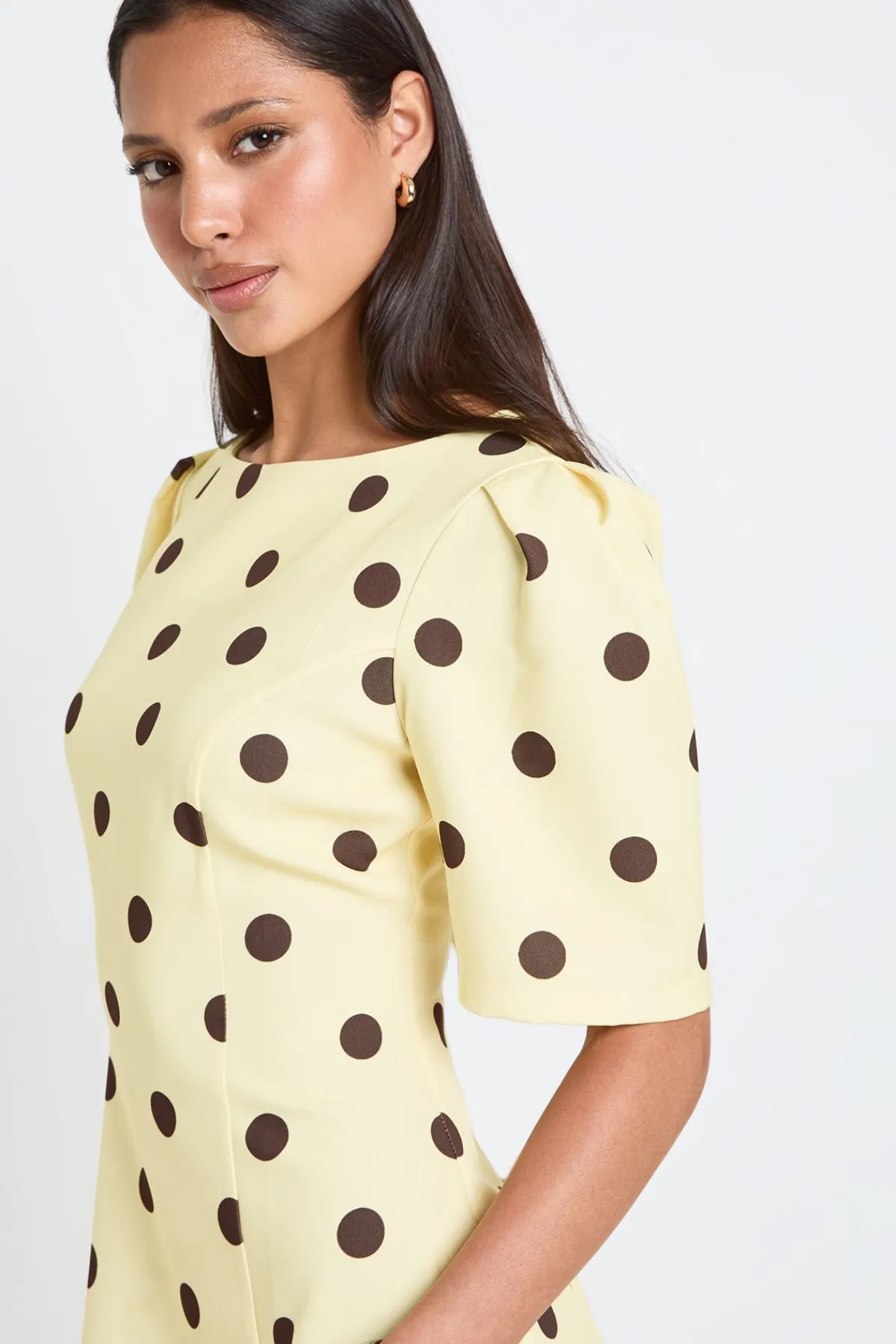 boohoo Robe Mini Ajustée À Pois Avec Détails De Coutures Structurées<Femme Robes Moulantes|Pois