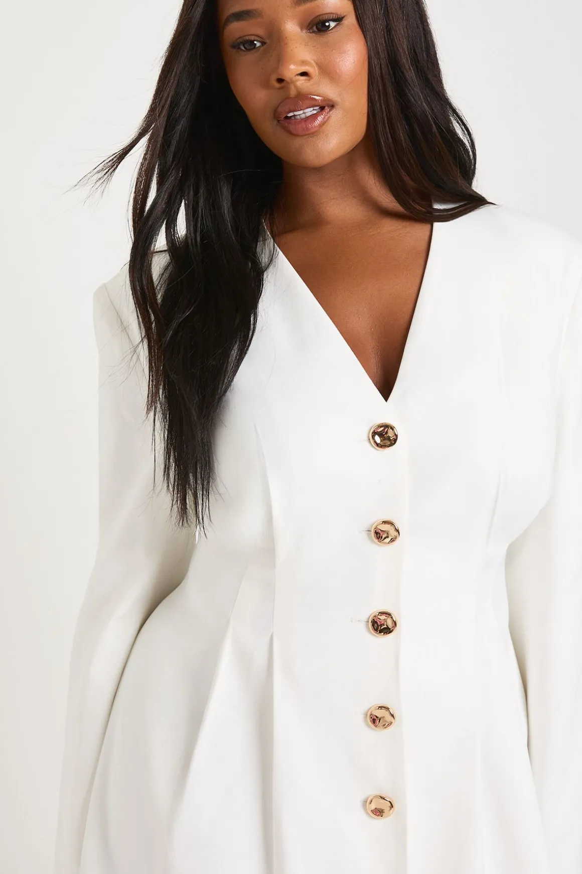 Robe Mini Ajustée Sans Col À Manches Longues