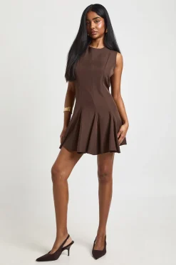 Robe Mini Ajustée Évasée