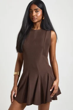 Robe Mini Ajustée Évasée
