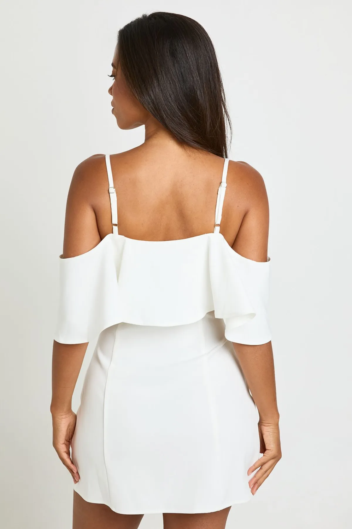 boohoo Robe Mini Ajustée À Volant Plissé Et Bretelles Épaules Dénudées<Femme Robes De Soirée|Toutes Les Robes