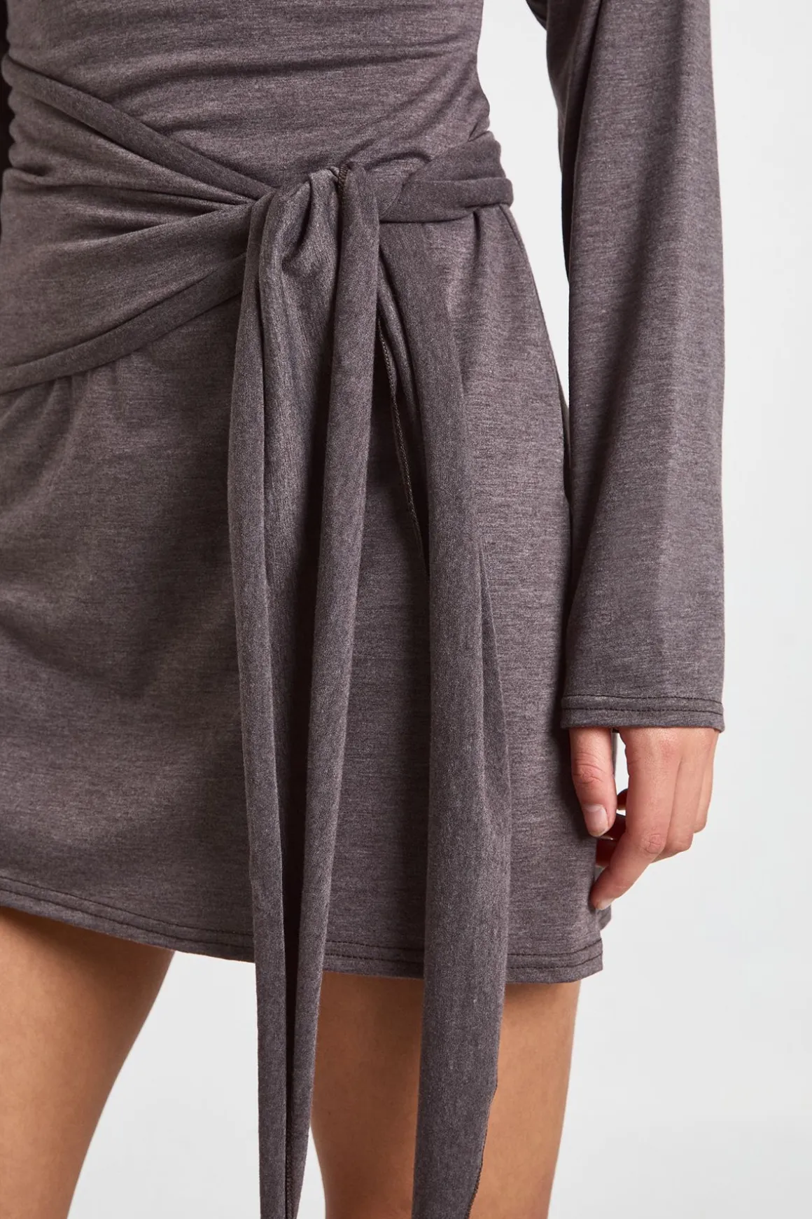Robe Mini Asymétrique à Épaule Dénudée et Taille Nouée Chiné