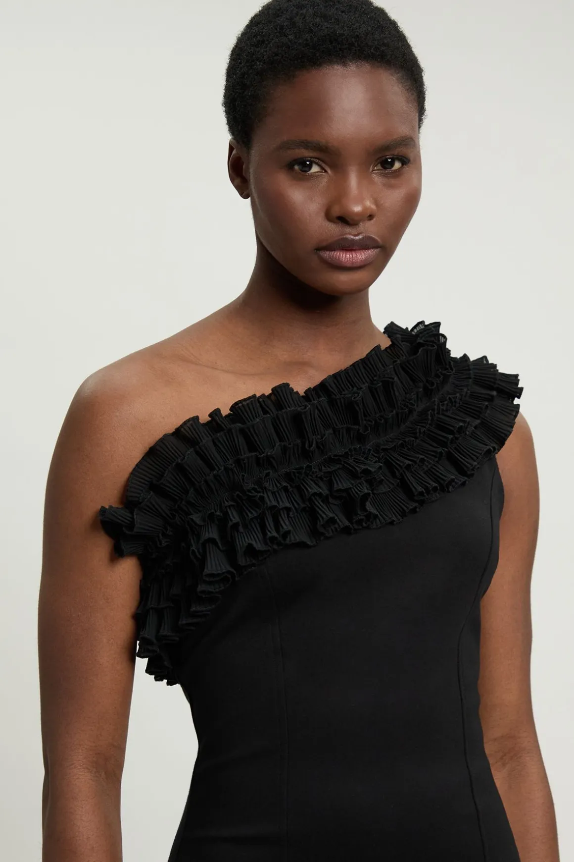 Robe Mini Asymétrique À Volants Dramatiques Petite