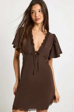 Robe mini avec bordure en dentelle