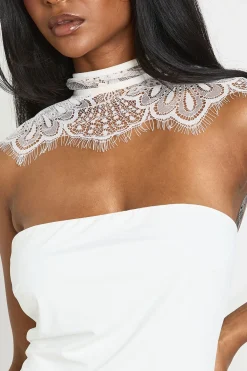 boohoo Robe Mini Avec Détail Cape En Dentelle<Femme Robes Moulantes|Satin Et Dentelle