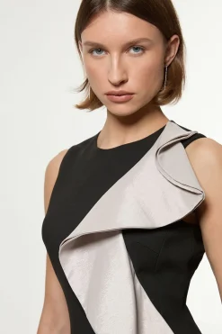 Robe Mini avec Détail Volant en Stretch Compact
