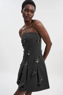Robe Mini Bandeau Ajustée Ornée de Sequins et Cristaux en Grappes