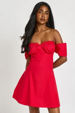 boohoo Robe Mini Bardot À Buste Froncé<Femme Robes Patineuses|Robes