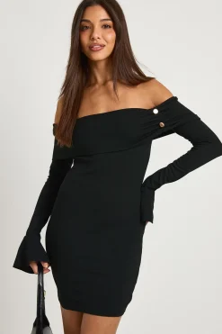 Robe mini Bardot à détails de boutons dorés en tissu côtelé