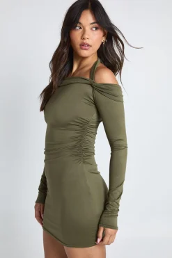 Robe mini Bardot à encolure halter et manches longues