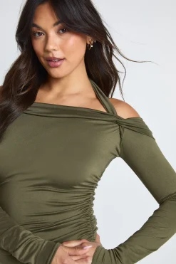 Robe mini Bardot à encolure halter et manches longues