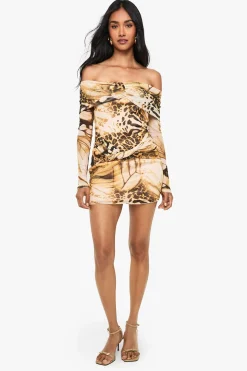 Robe mini Bardot en maille abstraite avec twist frontal