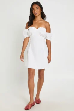 Robe Mini Bardot Froncée À La Poitrine Petite