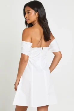 Robe Mini Bardot Froncée À La Poitrine Petite