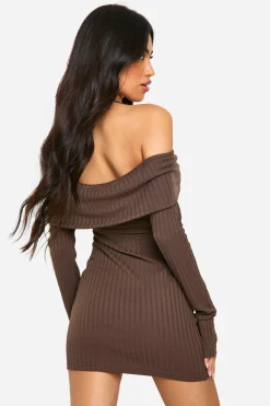 boohoo Robe Mini Bardot à larges côtes et nœud<Femme Looks Chocolat|Robes Moulantes