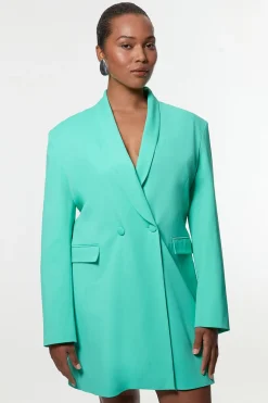 Robe mini blazer pour grande taille, soignée, ajustée, à double boutonnage et détails Sinch