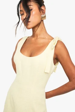 boohoo Robe Mini Bouclé à Encolure Scoop et Coupe Ajustée<Femme Robes Patineuses|Robes