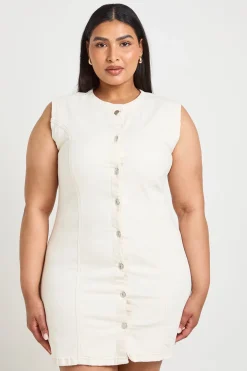 boohoo Robe Mini Boutonnée En Denim Avec Détails De Coutures Grande Taille<Femme Denim|Tons Neutres