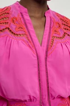 Robe Mini Brodée Perlée À Découpes Tissées