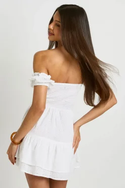 boohoo Robe Mini À Broderie Anglaise Avec Encolure Bardot Et Ourlet À Volants<Femme Toutes Les Robes|Robes