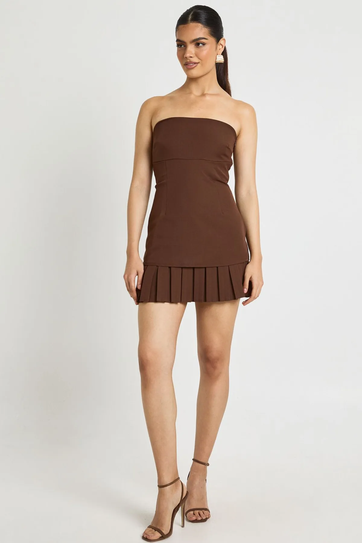 boohoo Robe Mini Bustier Ajustée Avec Jupe Plissée<Femme Looks Chocolat|Robes