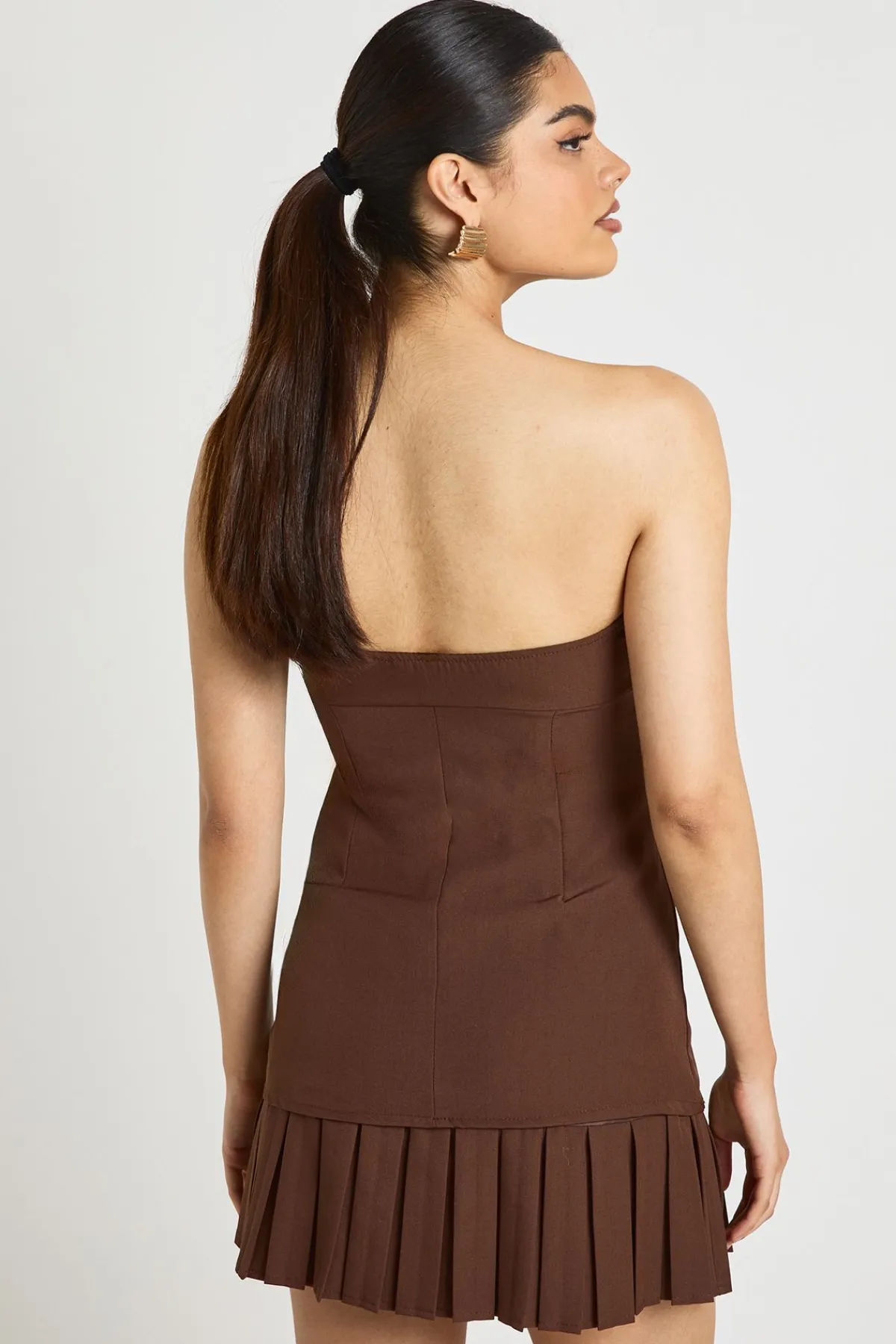 boohoo Robe Mini Bustier Ajustée Avec Jupe Plissée<Femme Looks Chocolat|Robes