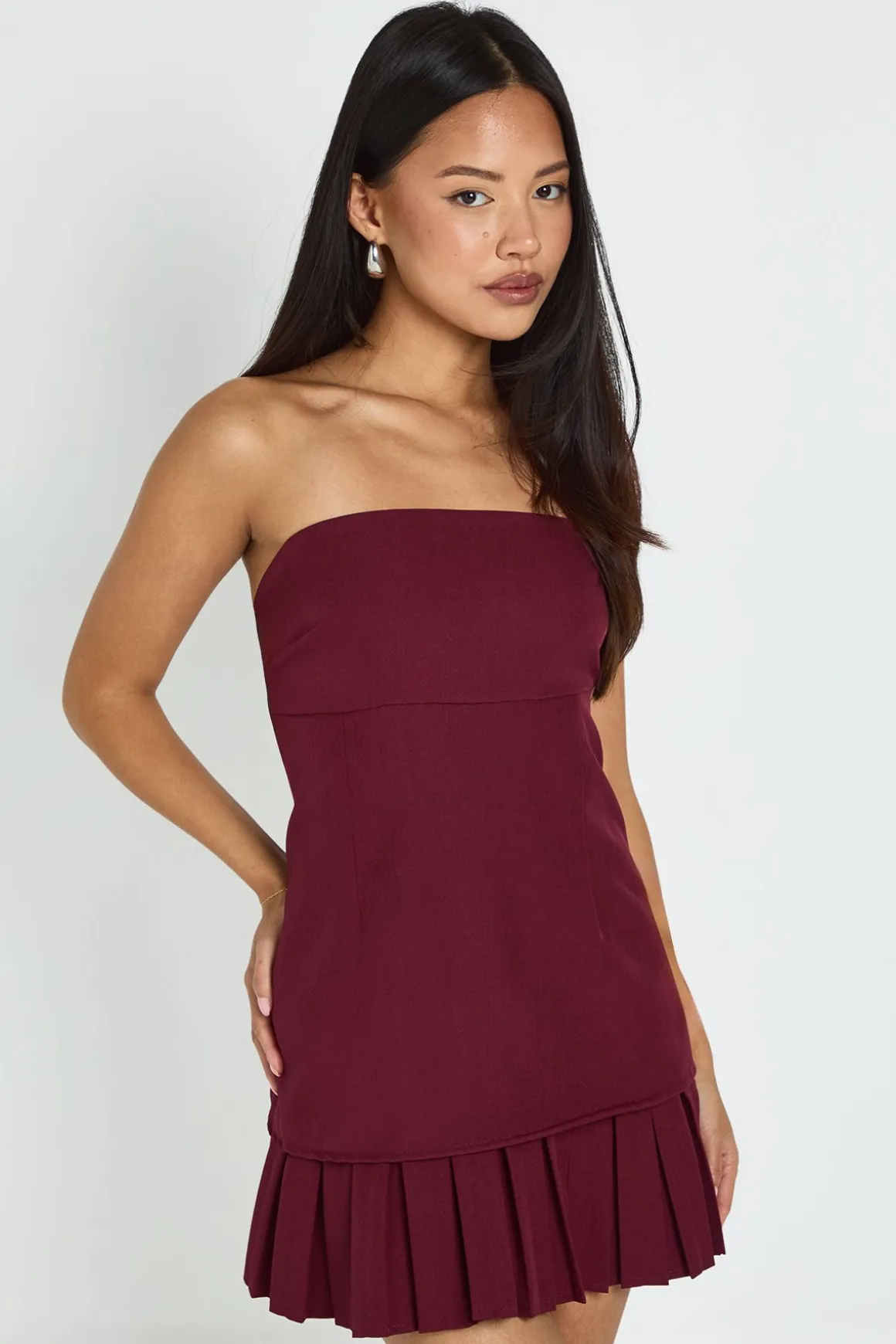 Robe Mini Bustier Ajustée Petite avec Jupe Plissée