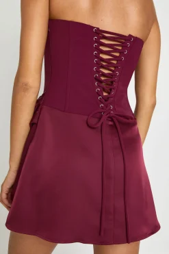 boohoo Robe Mini Bustier Avec Drapé En Satin<Femme Satin Et Dentelle|Robes