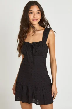 boohoo Robe Mini À Bustier Froncé En Broderie Anglaise<Femme Robes Patineuses|Robes