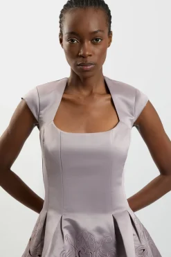 Robe Mini Cintrée En Satin À Découpes Ajourées