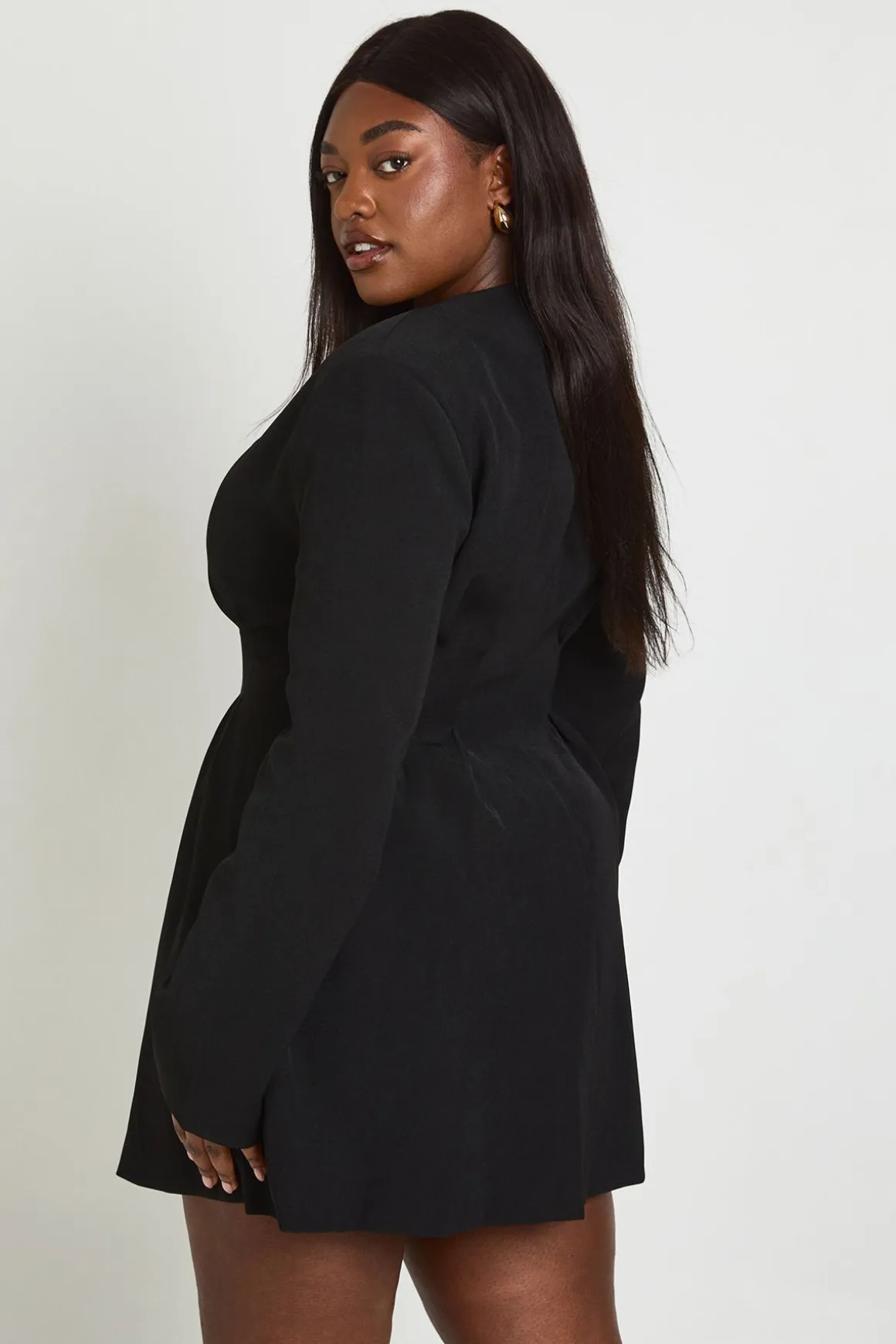 Robe Mini Cintrée À Manches Longues Sans Col