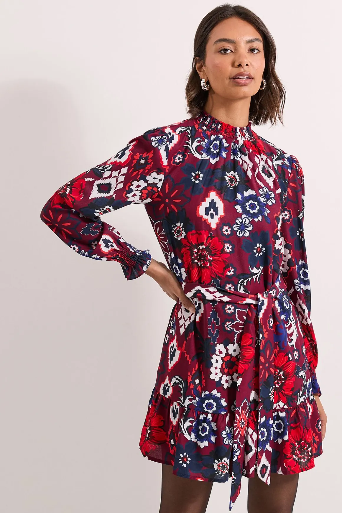 Robe Mini à Col Froncé et Taille Nouée