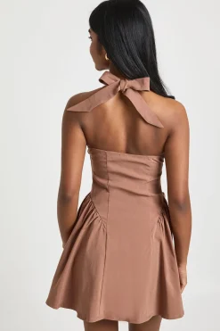 Robe Mini à Col Licou et Jupe Volumineuse