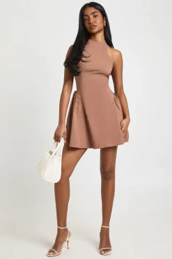 Robe Mini à Col Licou et Jupe Volumineuse