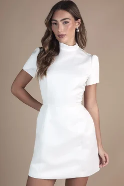 Robe Mini à Col Montant et Manches Courtes