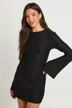 Robe Mini À Dos Ouvert Avec Manches Évasées Texturées