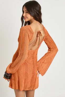 Robe Mini À Dos Ouvert Avec Manches Évasées En Crochet Texturé