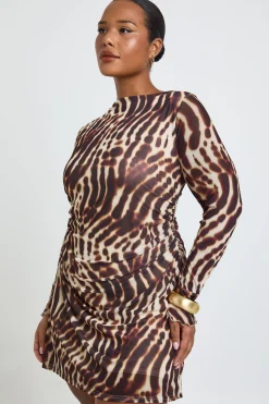 boohoo Robe Mini Droite Froncée À Imprimé Floral Grande Taille<Femme Robes À Manches Longues|Robes