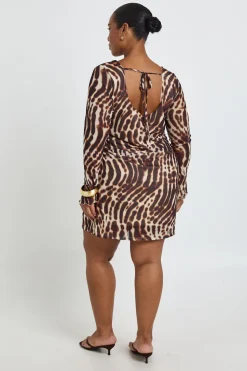 boohoo Robe Mini Droite Froncée À Imprimé Floral Grande Taille<Femme Robes À Manches Longues|Robes