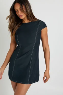 Robe mini droite à manches cap