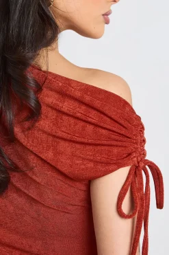 Robe Mini En Acétate Slinky À Épaule Asymétrique Avec Détails Froncés