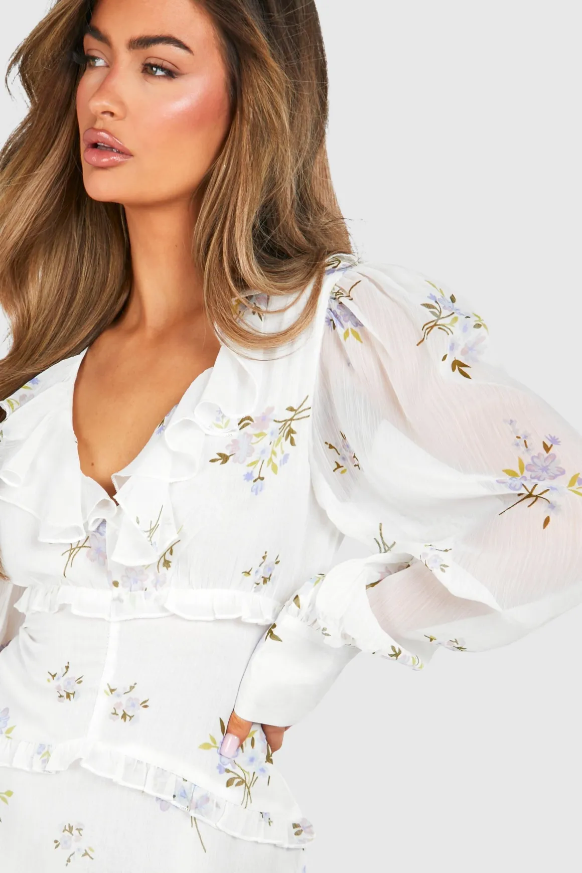 Robe mini en chiffon fleuri à volants