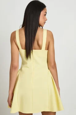 Robe Mini À Encolure Carrée Et Jupe Évasée