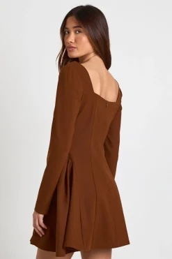 Robe Mini à Encolure Carrée Manches Longues et Jupe Évasée