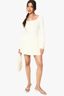 boohoo Robe mini à encolure carrée, épaules tombantes et ourlet bouffant<Femme Robes Patineuses|Robes À Manches Longues