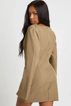 Robe mini à encolure drapée et manches évasées